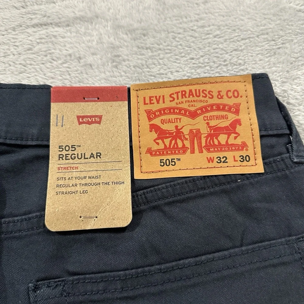 Levis excellent no